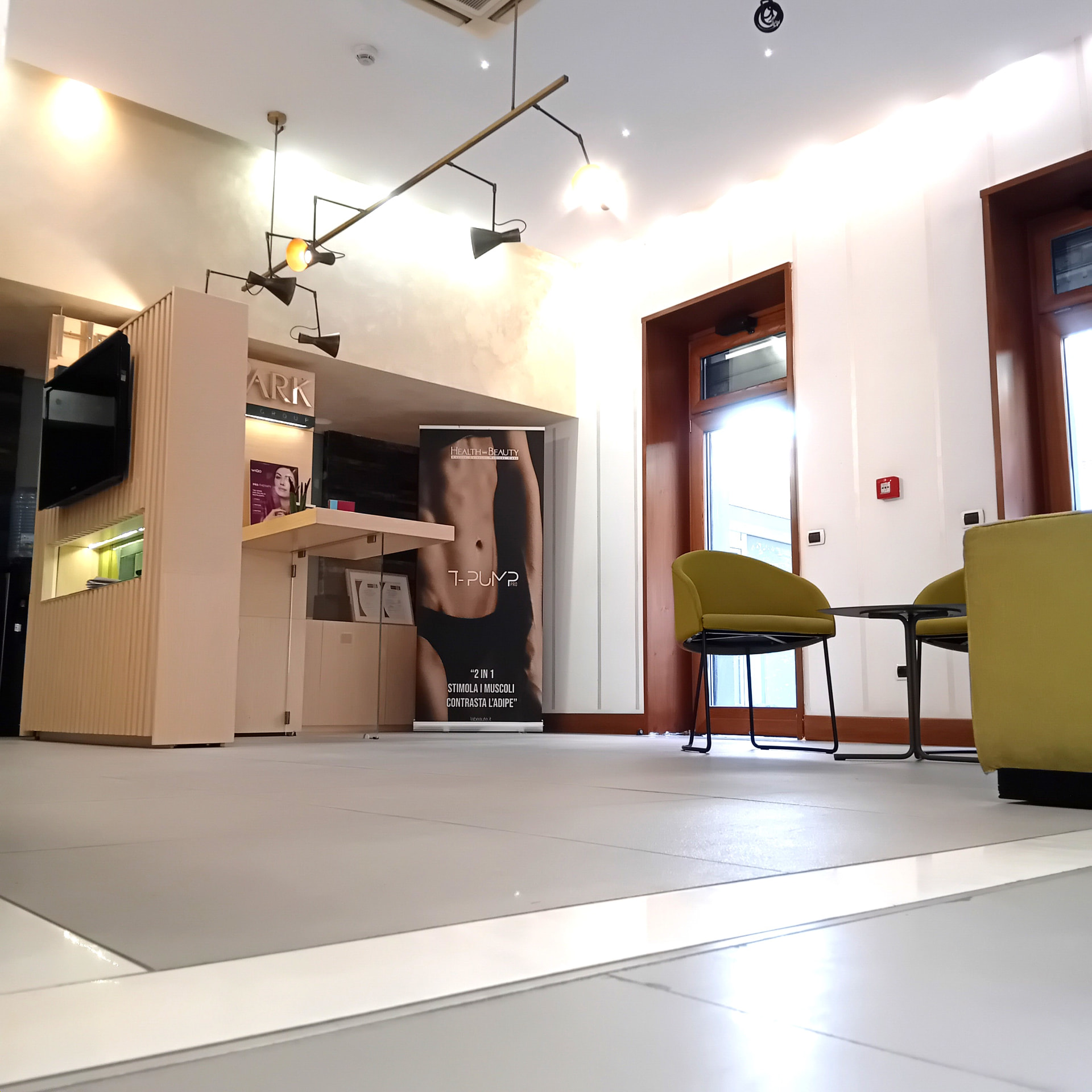 La sala d'attesa del centro medico Health Park di Napoli Chiaia